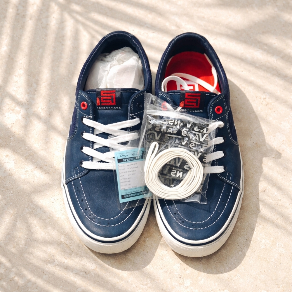 SAMPLE ,S Double x Vans Syndicate AV Sk8  Low Sneaker